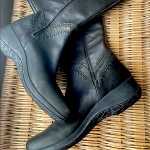 Clarks artisan black leather boots 11m